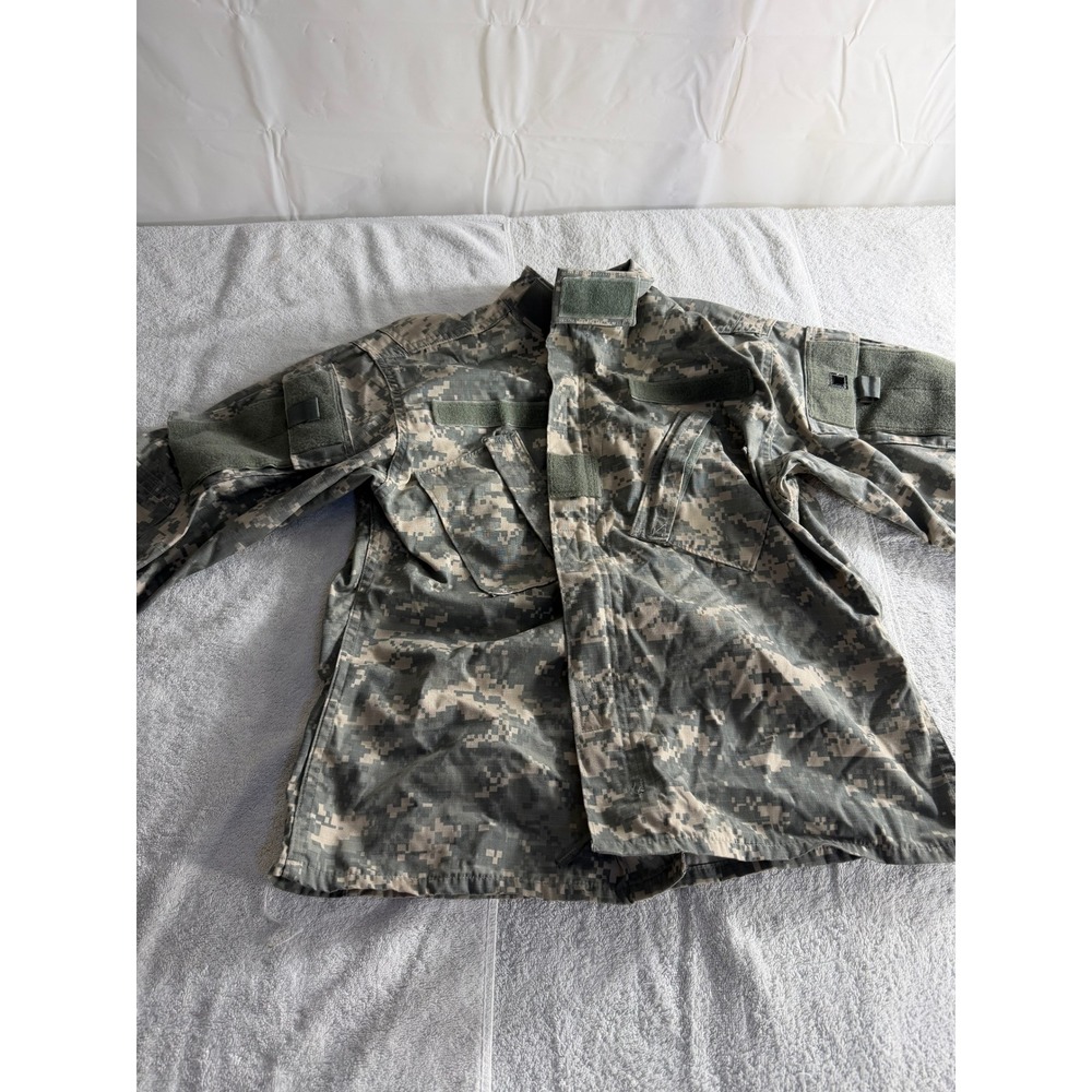 American Apparel US Army Combat Uniform ACU Digital Camo Jacket Small X-Short